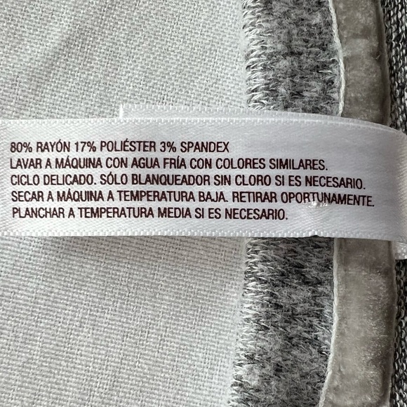 Gilligan & O’malley long sleeve v-neck sweater top, Large - Picture 2 of 6